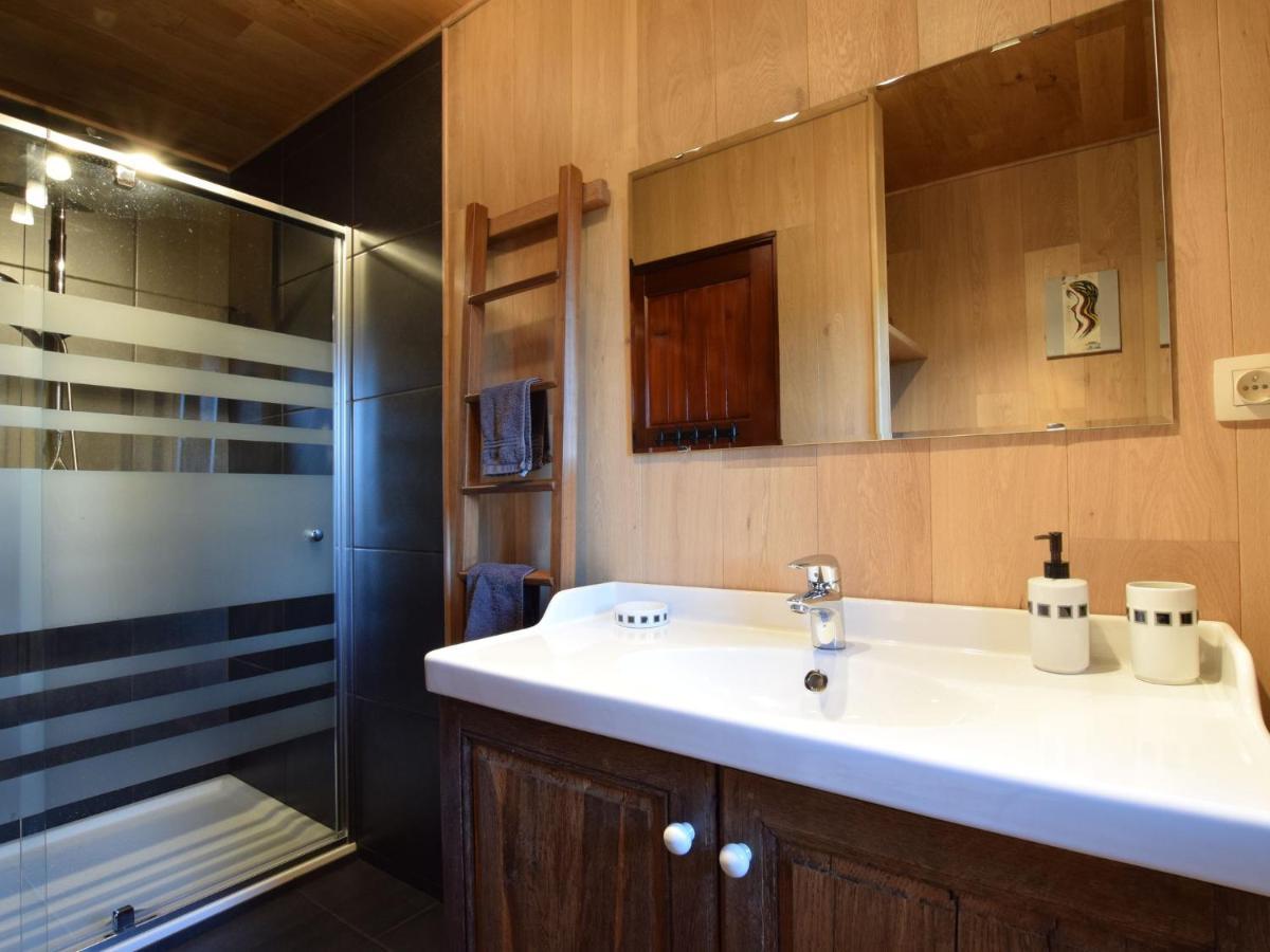 Very Welcoming And Cosy Chalet Nassogne Номер фото